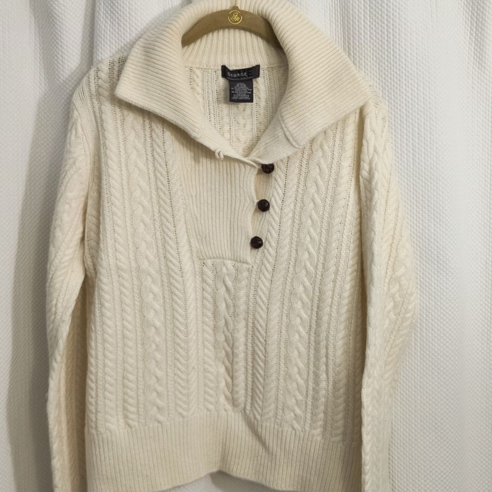 Cream color cable sweater Women's